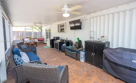 9786 SW 222nd Terrace Cutler Bay FL 33190