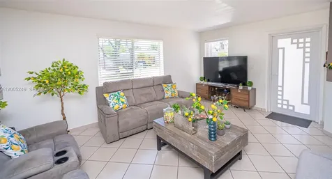 9786 SW 222nd Terrace Cutler Bay FL 33190