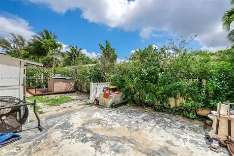 12085 W Dixie Highway Biscayne Park FL 33161