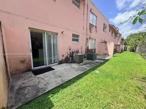 8019 Lake Drive Doral FL 33166