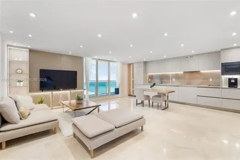 2301 Collins Miami Beach FL 33139