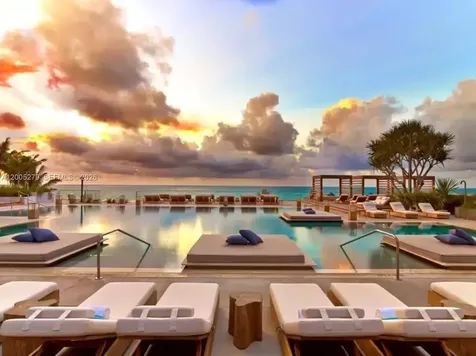 2301 Collins Miami Beach FL 33139
