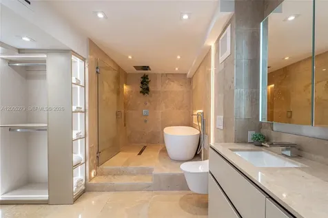 2301 Collins Miami Beach FL 33139