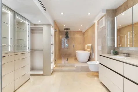 2301 Collins Miami Beach FL 33139