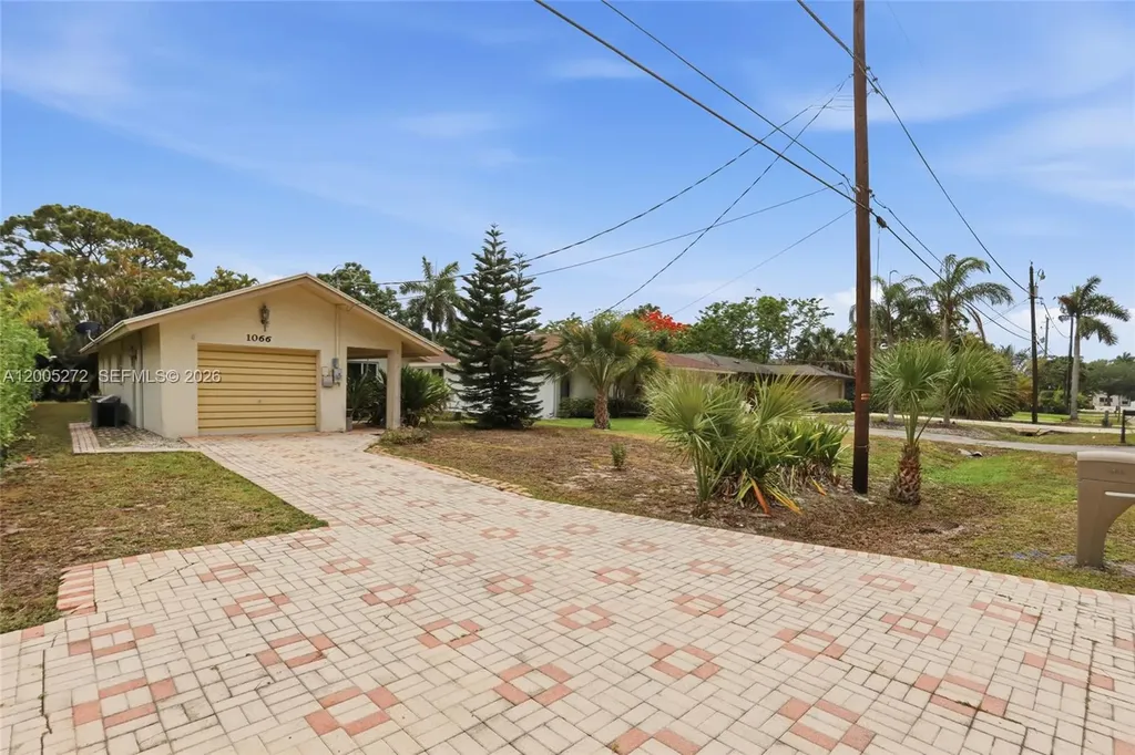 1066 Highlands Drive Naples FL 34103