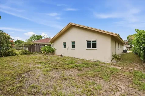 1066 Highlands Drive Naples FL 34103