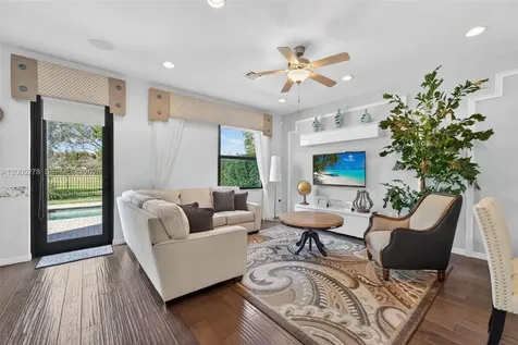19278 NE 6th Avenue Miami FL 33179