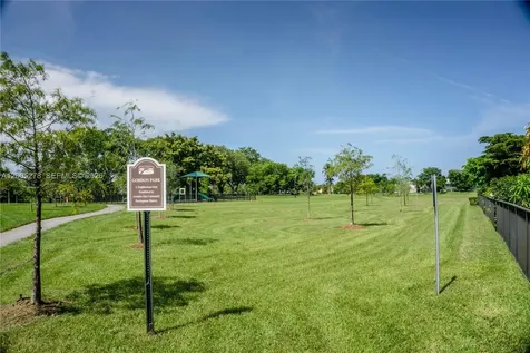 19278 NE 6th Avenue Miami FL 33179