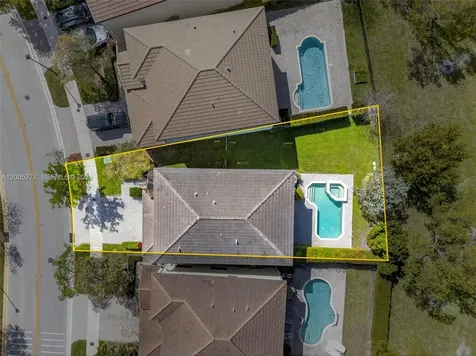 19278 NE 6th Avenue Miami FL 33179