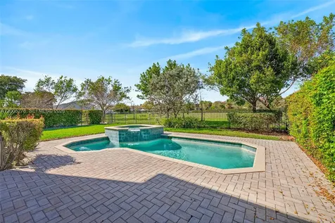 19278 NE 6th Avenue Miami FL 33179