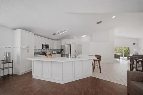685 SW 198th Terrace Pembroke Pines FL 33029