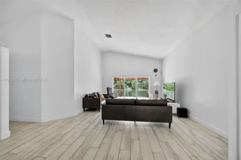 685 SW 198th Terrace Pembroke Pines FL 33029