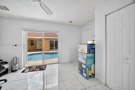685 SW 198th Terrace Pembroke Pines FL 33029