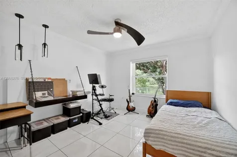 685 SW 198th Terrace Pembroke Pines FL 33029