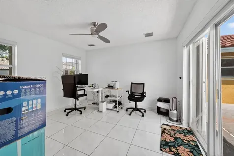 685 SW 198th Terrace Pembroke Pines FL 33029
