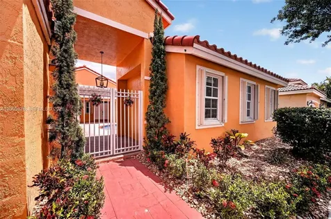 685 SW 198th Terrace Pembroke Pines FL 33029
