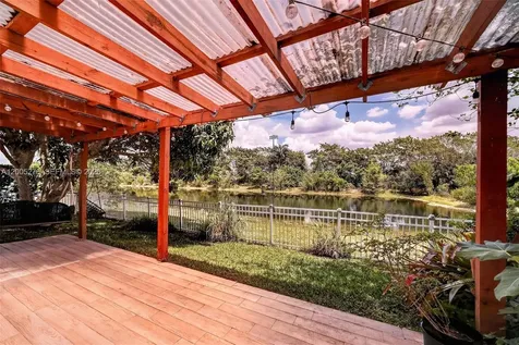 685 SW 198th Terrace Pembroke Pines FL 33029
