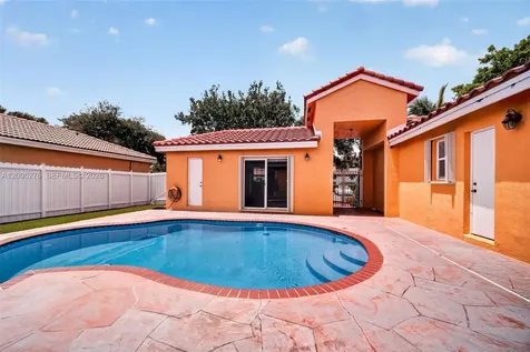 685 SW 198th Terrace Pembroke Pines FL 33029