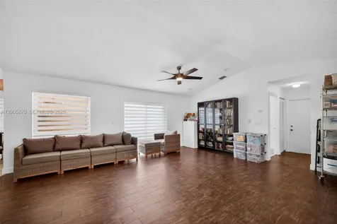 685 SW 198th Terrace Pembroke Pines FL 33029