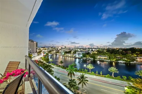 2555 Collins Avenue Miami Beach FL 33140