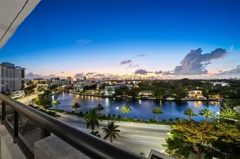 2555 Collins Avenue Miami Beach FL 33140