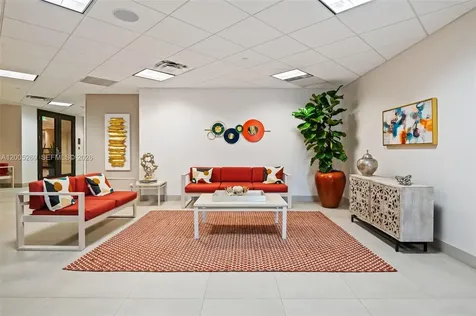 2555 Collins Avenue Miami Beach FL 33140