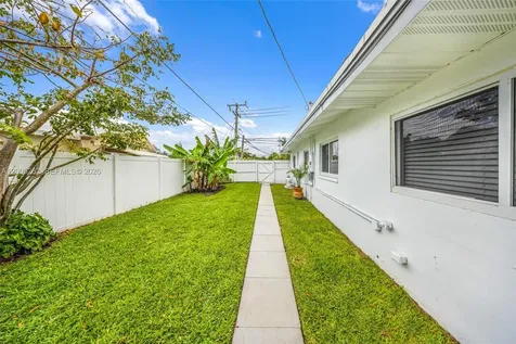 1320 NE 27th Avenue Pompano Beach FL 33062