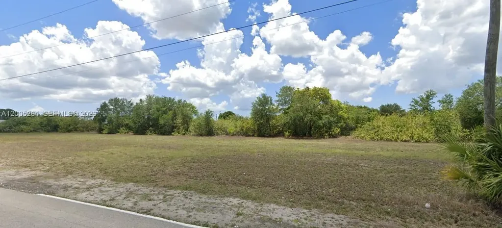 1702 NE 10th Place Cape Coral FL 33909