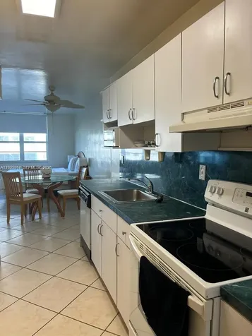 100 Lincoln Road Miami Beach FL 33139