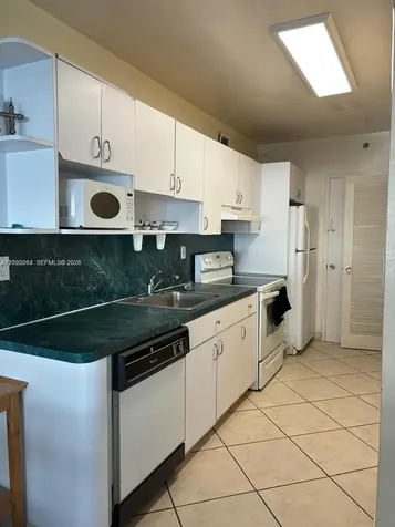 100 Lincoln Road Miami Beach FL 33139