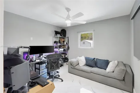 2101 NW 26th Street Miami FL 33142