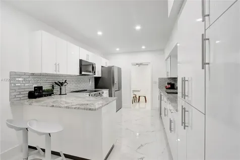 2101 NW 26th Street Miami FL 33142