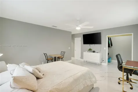 2101 NW 26th Street Miami FL 33142