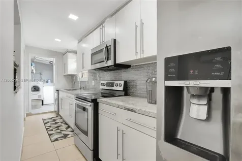 2101 NW 26th Street Miami FL 33142