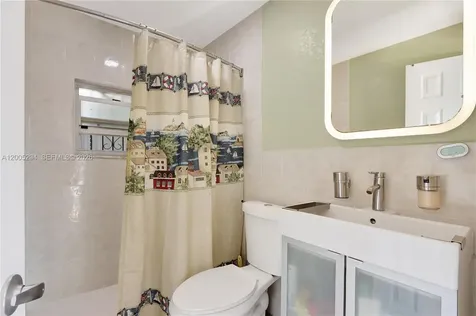 2101 NW 26th Street Miami FL 33142
