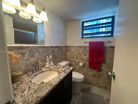 2625 Collins Avenue Miami Beach FL 33140