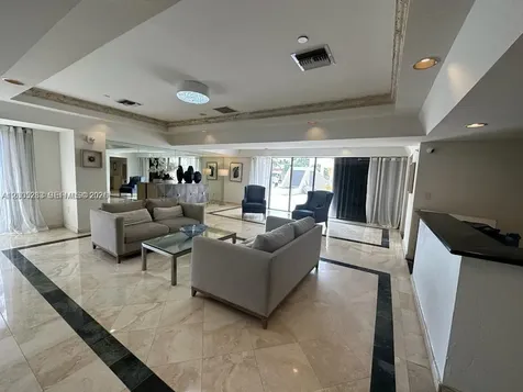 2625 Collins Avenue Miami Beach FL 33140