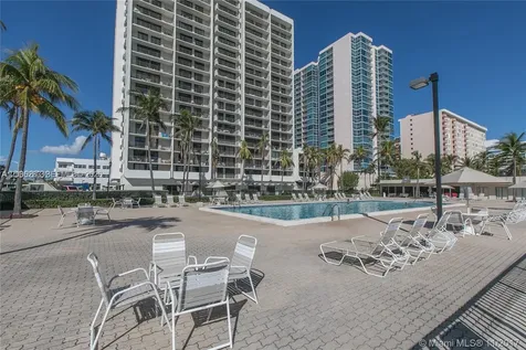 2625 Collins Avenue Miami Beach FL 33140