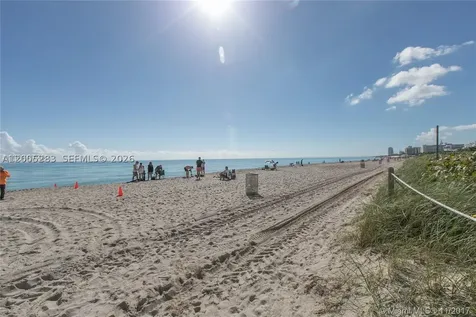 2625 Collins Avenue Miami Beach FL 33140