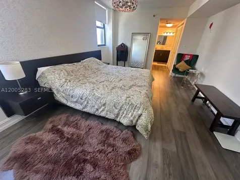 2625 Collins Avenue Miami Beach FL 33140