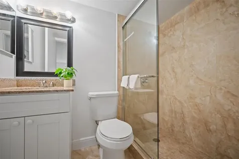 7195 NW 179th Street Hialeah FL 33015