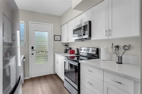 10006 E Bay Harbor Drive Bay Harbor Islands FL 33154
