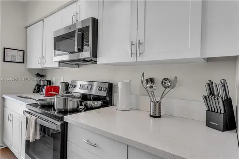 10006 E Bay Harbor Drive Bay Harbor Islands FL 33154