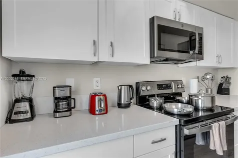 10006 E Bay Harbor Drive Bay Harbor Islands FL 33154