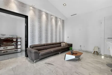5861 NW 109th Court Doral FL 33178