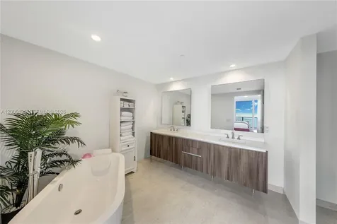 488 NE 18th Street Miami FL 33132