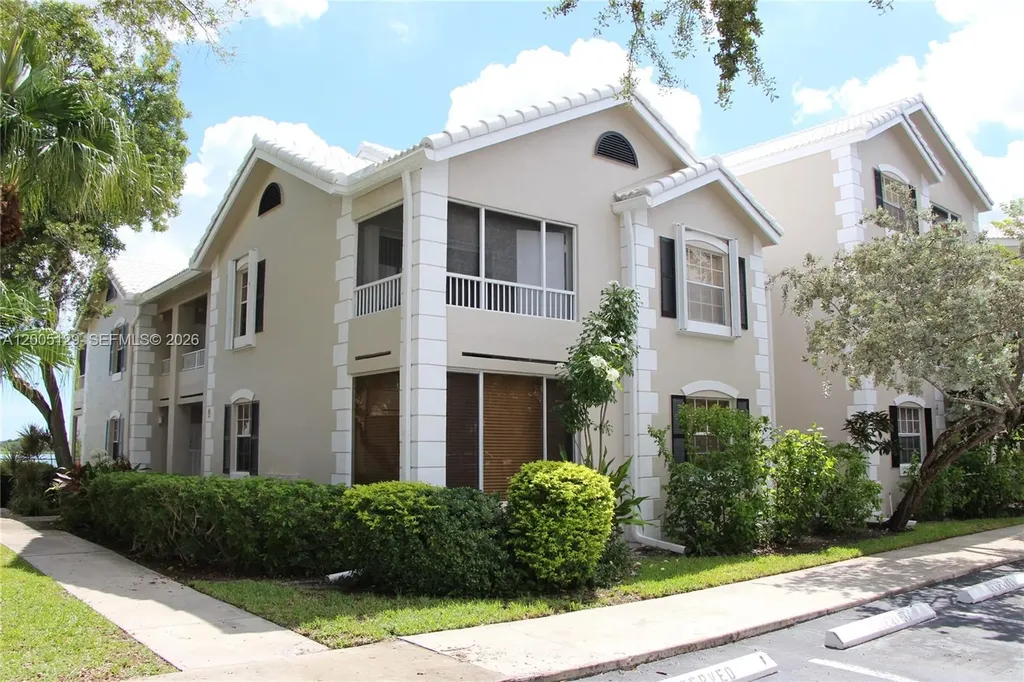 2890 N Oakland Forest Drive Oakland Park FL 33309