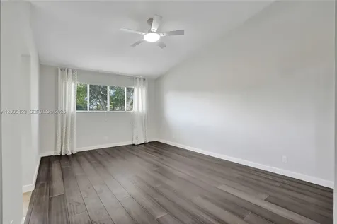 2062 E Discovery Circle E Deerfield Beach FL 33442
