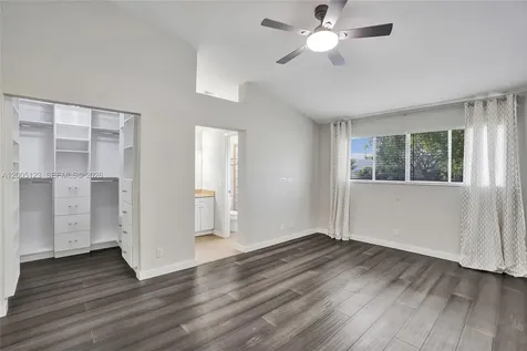2062 E Discovery Circle E Deerfield Beach FL 33442