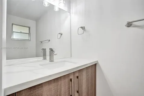 2062 E Discovery Circle E Deerfield Beach FL 33442